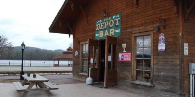 Sitting outside the Depot you have a great view of the Mississippi River.